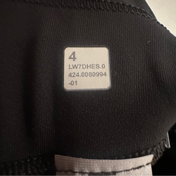 NWT Lululemon Satin Shine HR Short 6”-Size 4 in Blackened Pine reg $88 - Picture 9 of 10